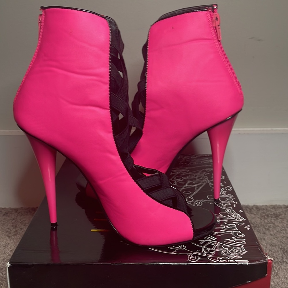 Pink Heels - Picture 2 of 3